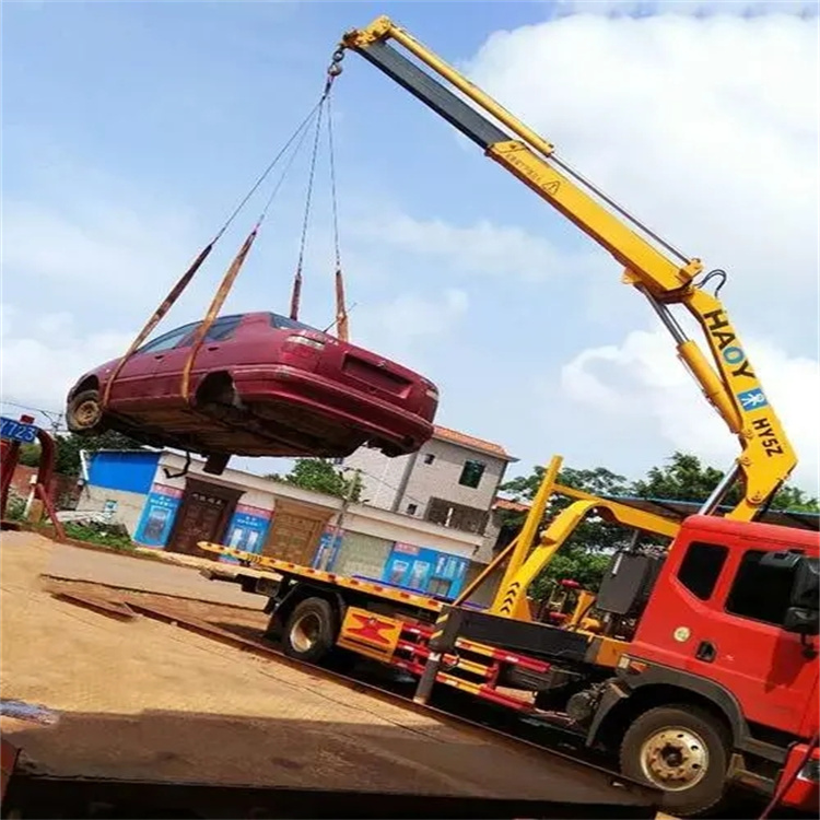 马湾镇吊车吊汽车的正确方法